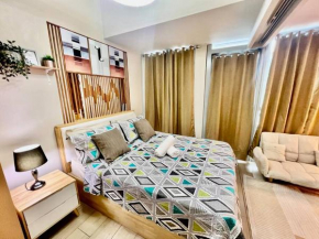 Uptown Parksuites Stylish Overlooking View